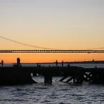 Casinha; Piscina/ Praia/ Lisboa Nyaraló