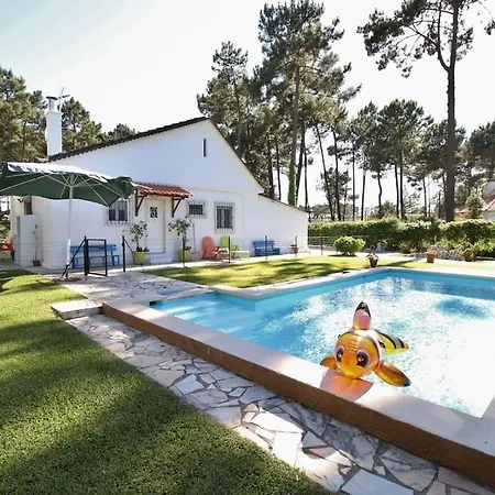 Дом отдыха Casinha; Piscina/ Praia/ Lisboa