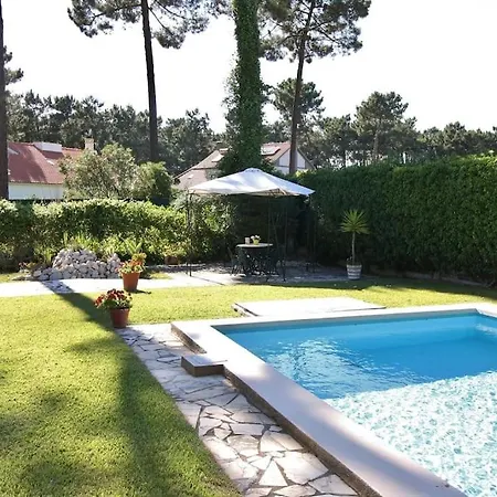Casinha; Piscina/ Praia/ Lisboa