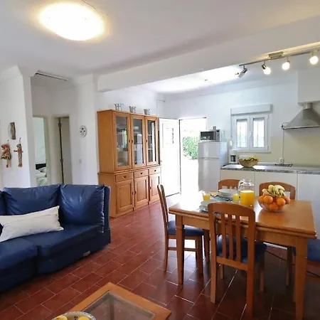 Casinha; Piscina/ Praia/ Lisboa Aroeira (Setubal)