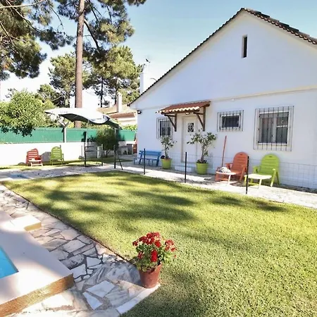 Дом отдыха Casinha; Piscina/ Praia/ Lisboa Aroeira (Setubal)