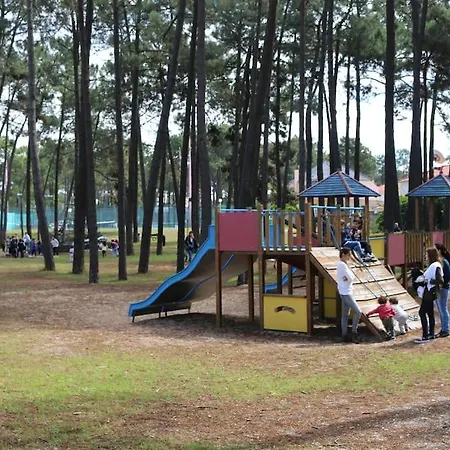 Casinha; Piscina/ Praia/ Lisboa Дом отдыха