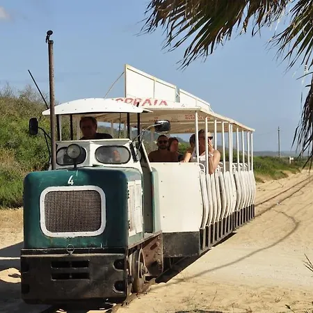 Casinha; Piscina/ Praia/ Lisboa