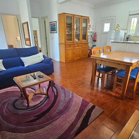 Casinha; Piscina/ Praia/ Lisboa בית נופש *