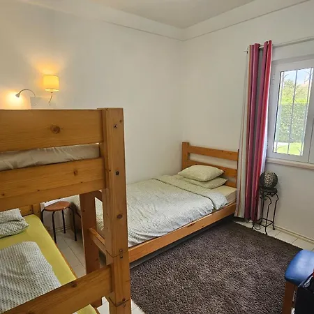 Casinha; Piscina/ Praia/ Lisboa Сasa de vacaciones *