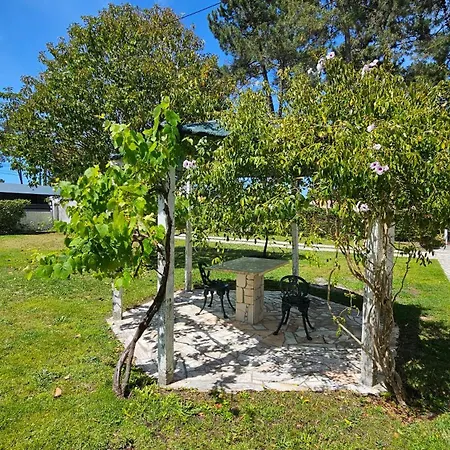 Casinha; Piscina/ Praia/ Lisboa *