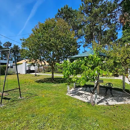 Casinha; Piscina/ Praia/ Lisboa Сasa de vacaciones *