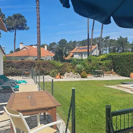 Casinha; Piscina/ Praia/ Lisboa בית נופש *
