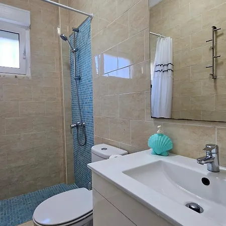 Casinha; Piscina/ Praia/ Lisboa Aroeira (Setubal)