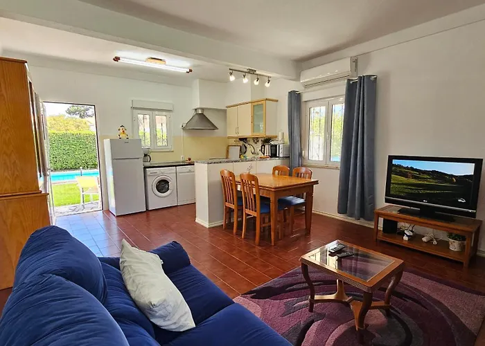 Casinha; Piscina/ Praia/ Lisboa Σπίτι διακοπών