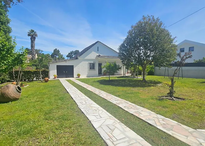 Casinha; Piscina/ Praia/ Lisboa Aroeira (Setubal)